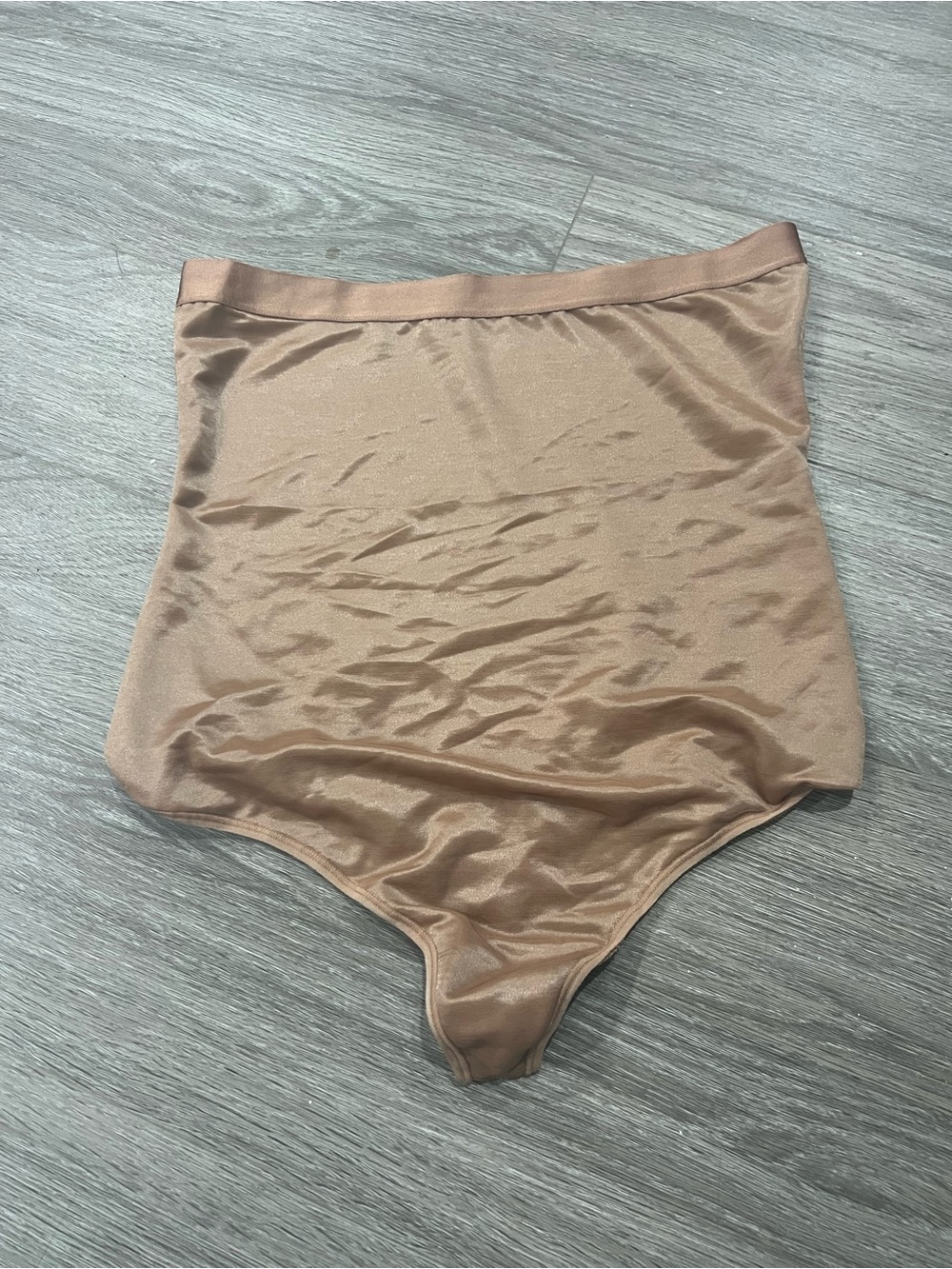 Skims Barely There High-Waisted Thong L sienna